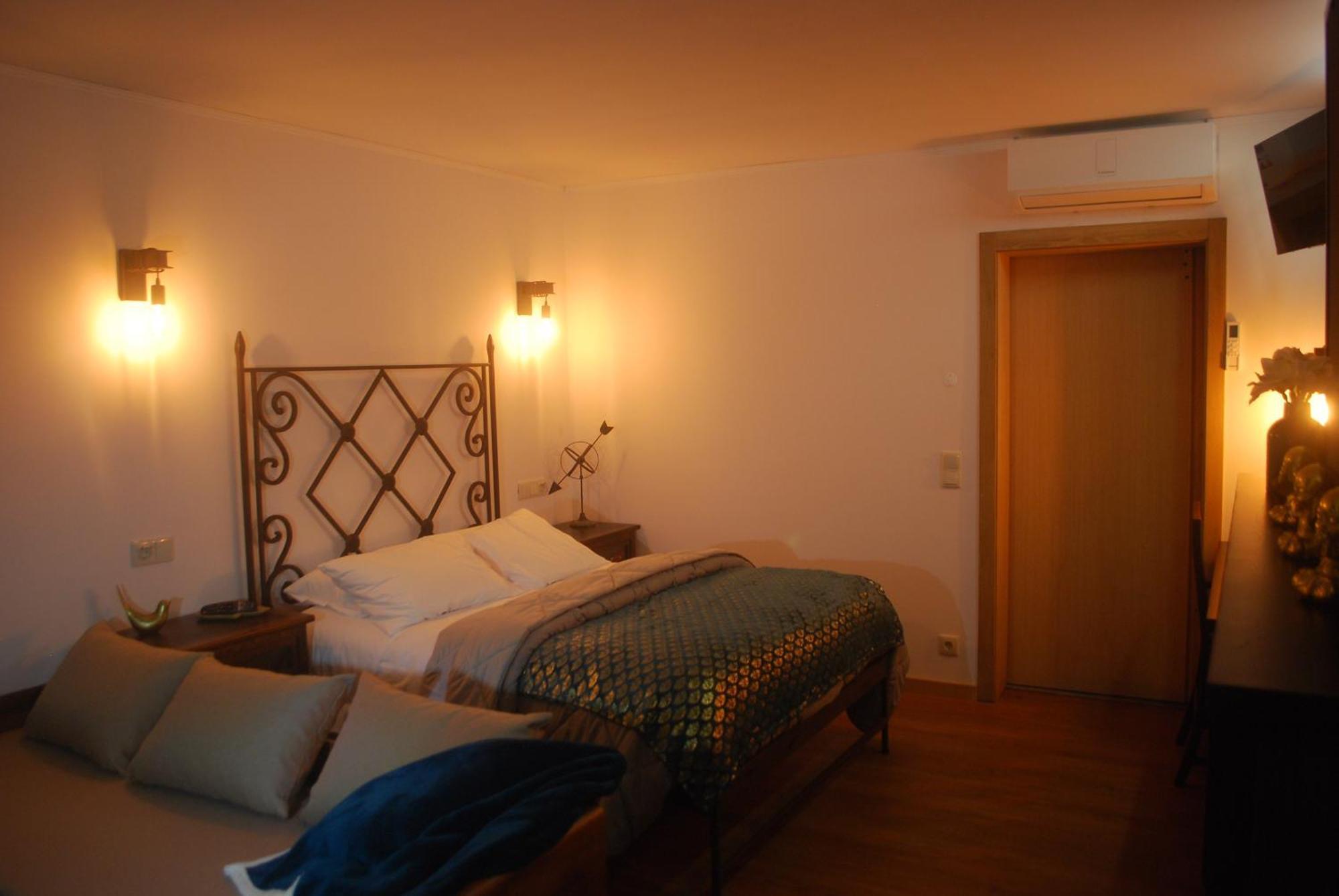 Hostal Quinta Padre Lobo Santa Maria da Feira Exterior foto