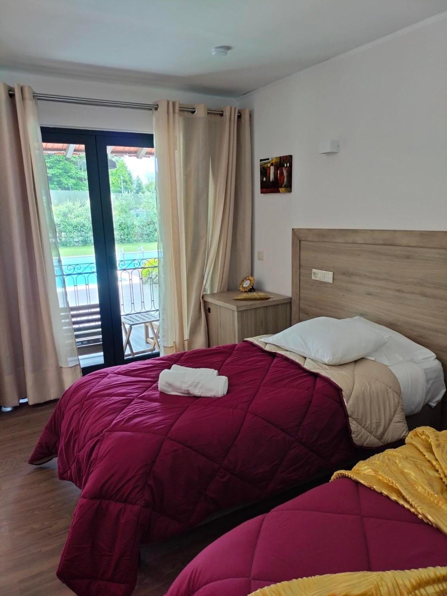 Hostal Quinta Padre Lobo Santa Maria da Feira Habitación foto