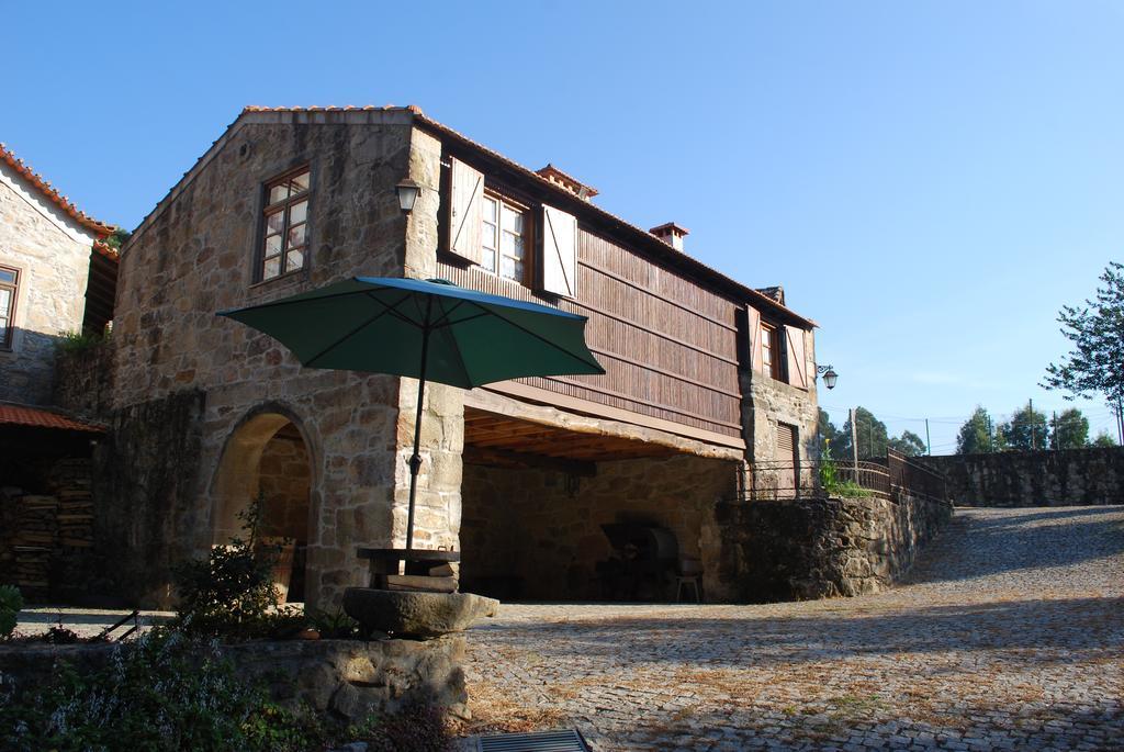 Hostal Quinta Padre Lobo Santa Maria da Feira Exterior foto