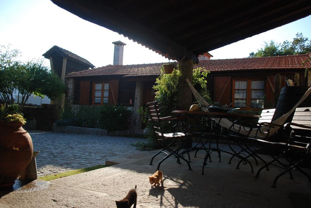 Hostal Quinta Padre Lobo Santa Maria da Feira Exterior foto
